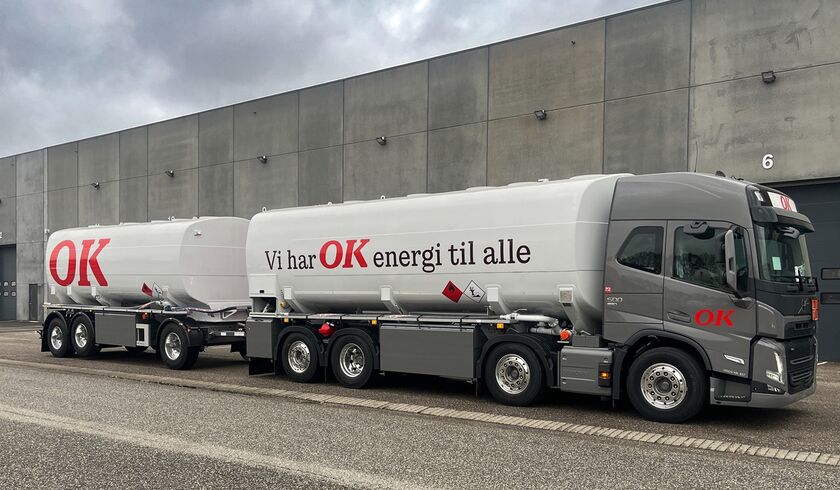 OK a.m.b.a. – 26,000-litre oil/fuel tank body and 26,000-litre oil/fuel tank trailer
